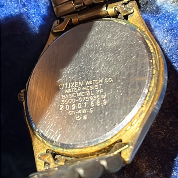 Lot of 2 Non-Working HIGH END Watches - Guess and Citizen - READ - Picture 8 of 9